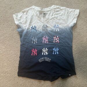 Pre owned as is New York Yankees t shirt for girls